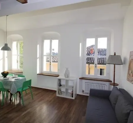 Penthouse In The Center Of - Bookable Parking Space Apartamento