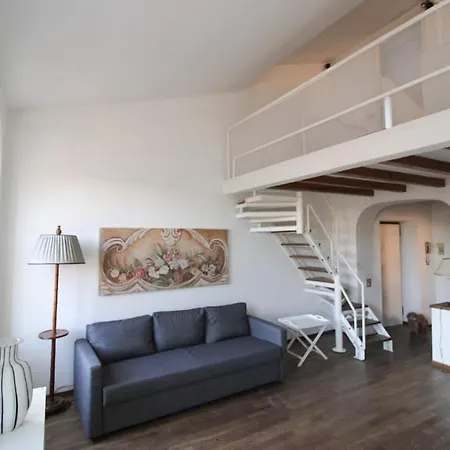 Penthouse In The Center Of - Bookable Parking Space Apartamento